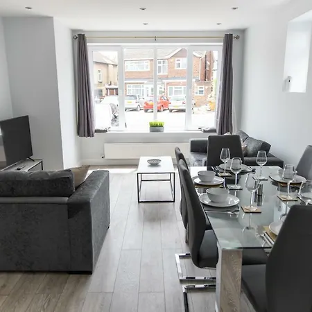 London Northwick Park Serviced Apartments By Riis Property